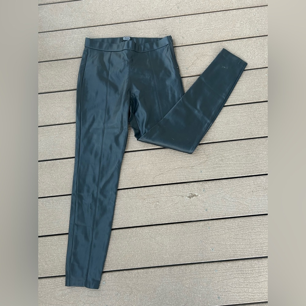 110*.ZARA TRAFALUC Faux Leather High Rise Black Legging Pants
Size: Large